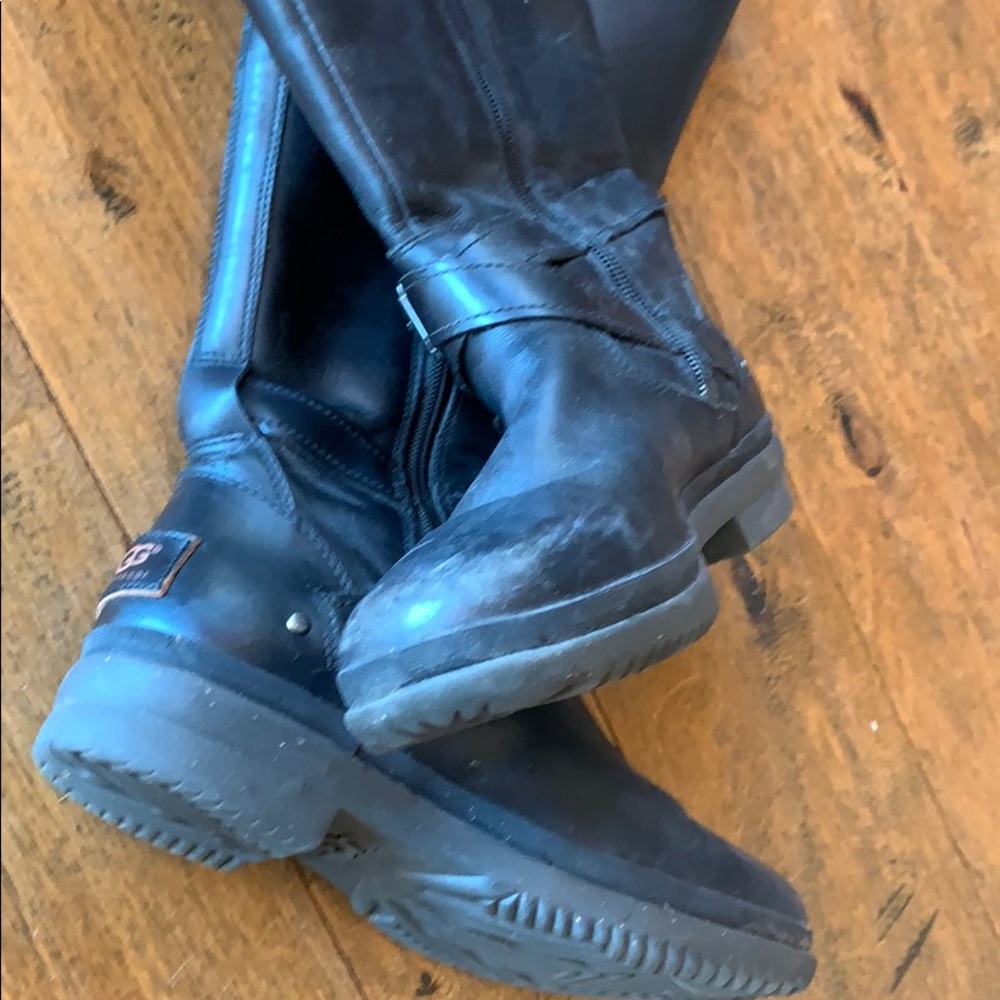 UGG Evanna Riding Boot - Picture 10 of 10
